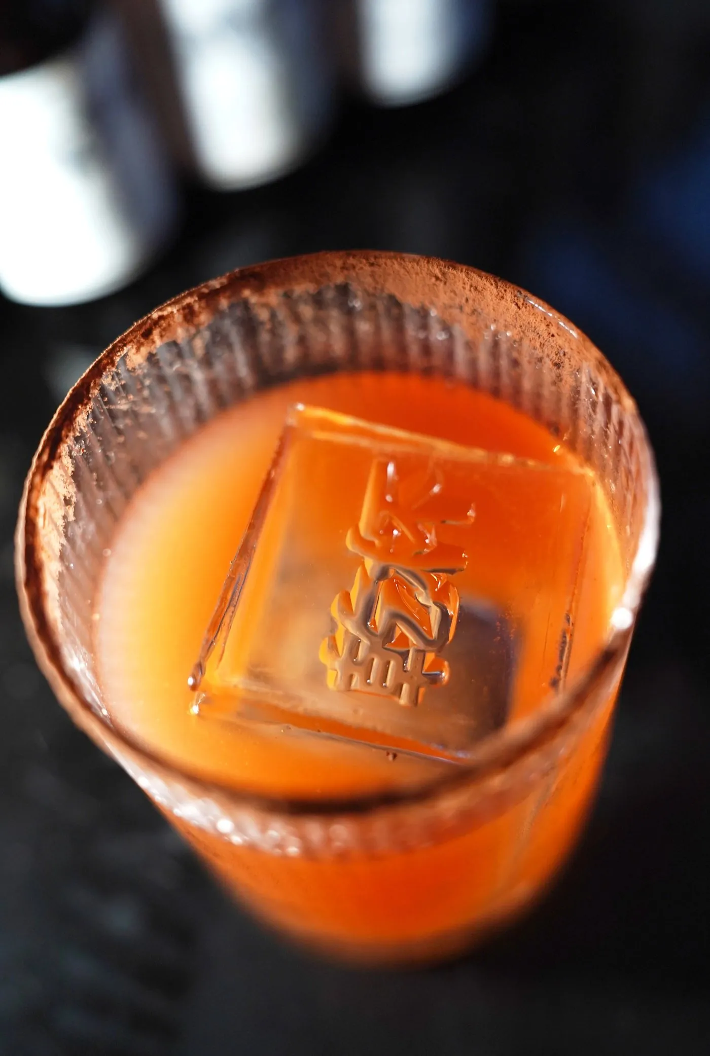 Estampe à glace personnalisée dans un cocktail