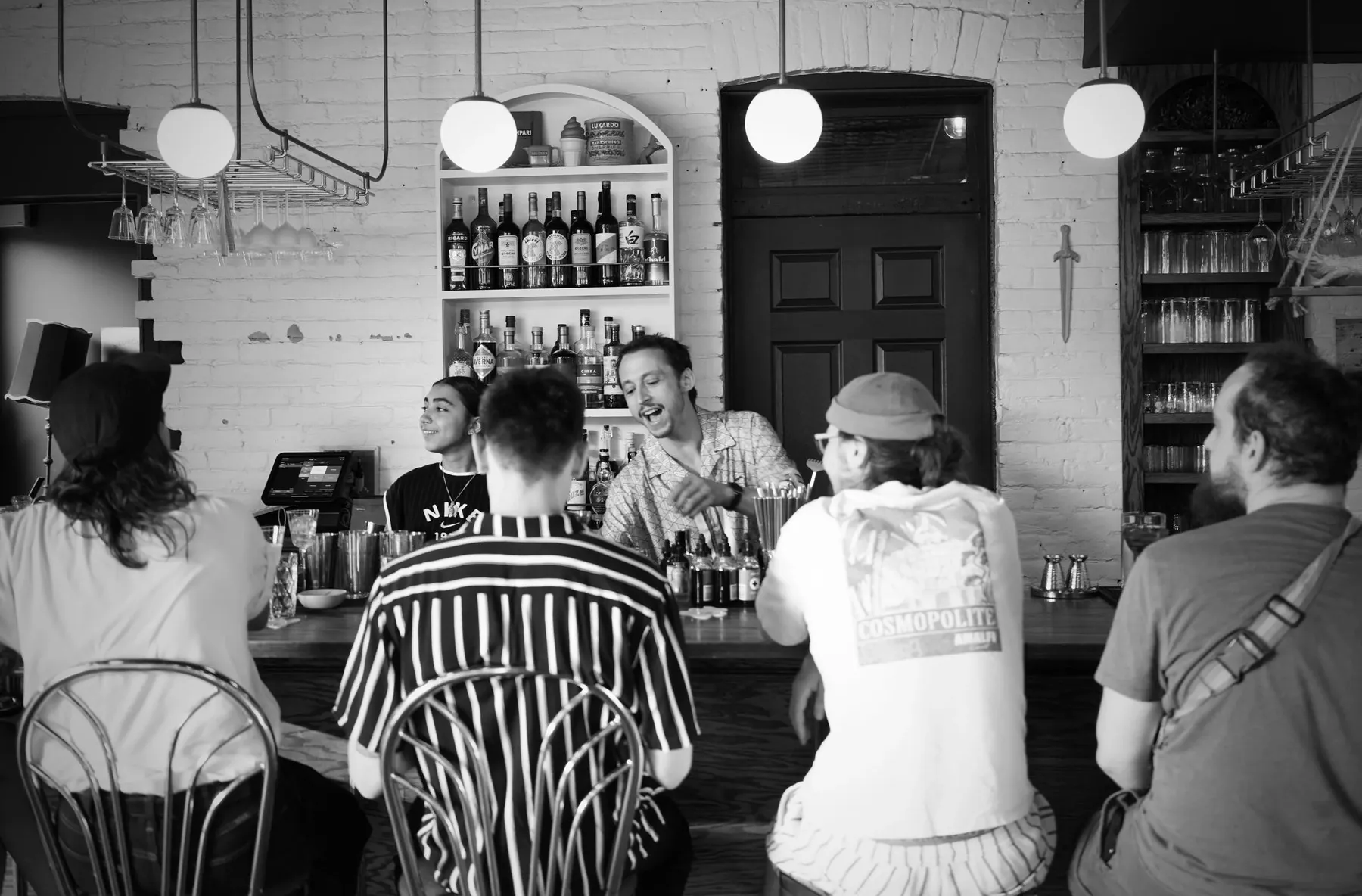 Derrière le bar — le service